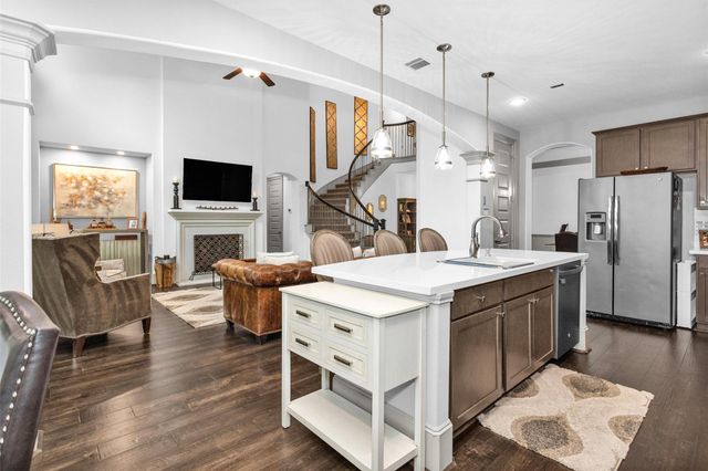 106 Cliftons Curve Way, Montgomery, TX 77316
