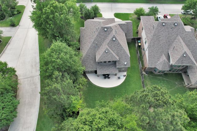 106 Cliftons Curve Way, Montgomery, TX 77316