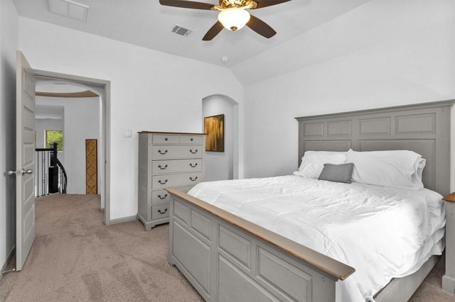 106 Cliftons Curve Way, Montgomery, TX 77316