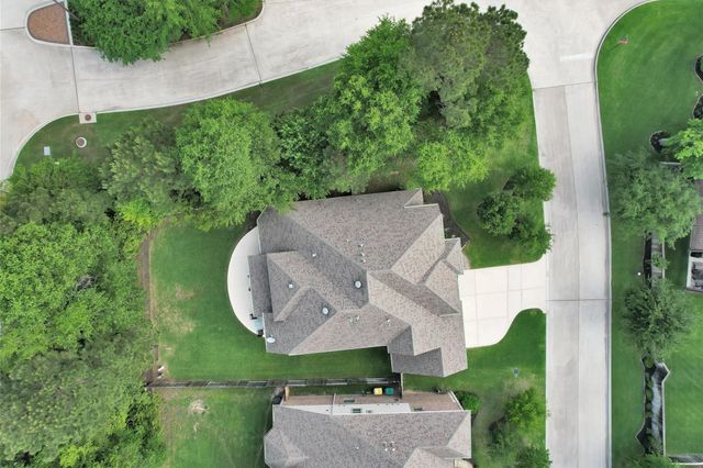 106 Cliftons Curve Way, Montgomery, TX 77316