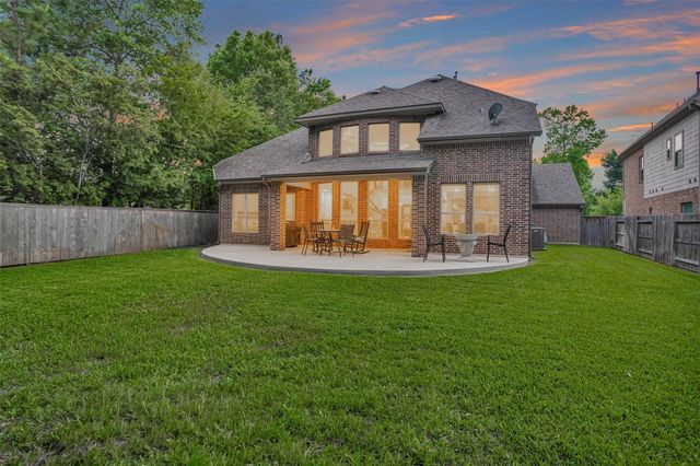 106 Cliftons Curve Way, Montgomery, TX 77316