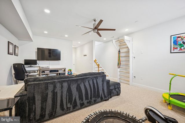 151 LEVERING ST, Philadelphia, PA 19127