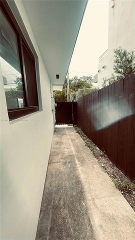 2551 SW 19 Street 2553, Miami, FL 33145
