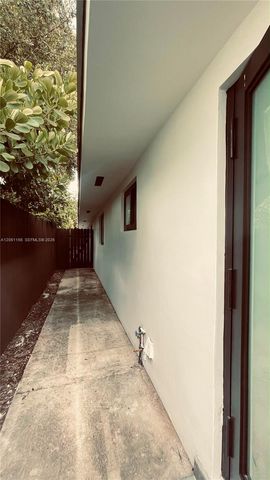 2551 SW 19 Street 2553, Miami, FL 33145