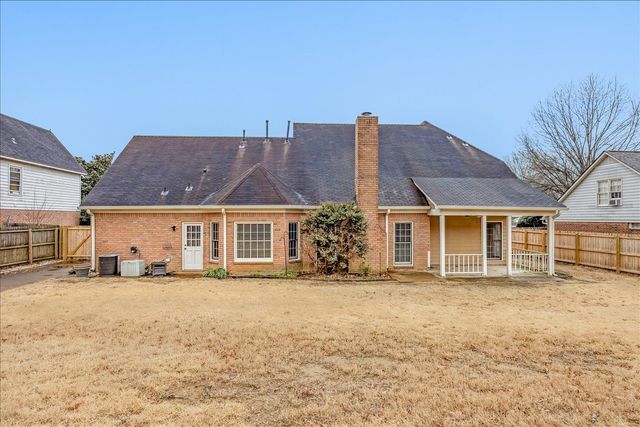 986 HEATHER LAKE DR, Collierville, TN 38017