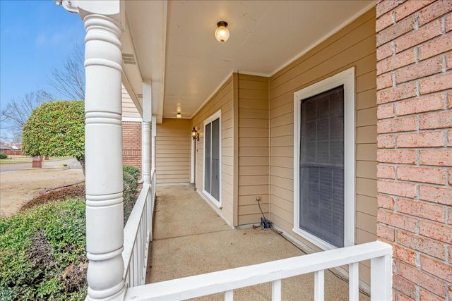 986 HEATHER LAKE DR, Collierville, TN 38017