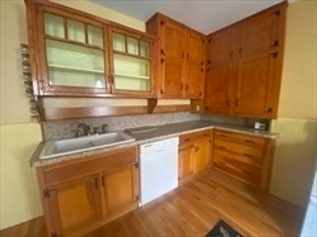 446 Chandler St 2, Worcester, MA 01602