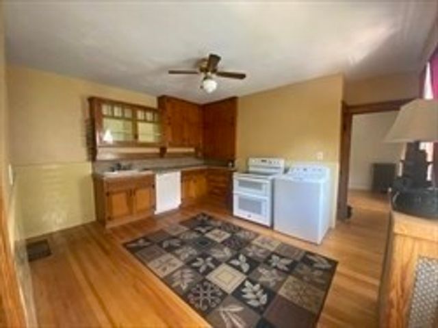 446 Chandler St 2, Worcester, MA 01602