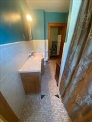 446 Chandler St 2, Worcester, MA 01602