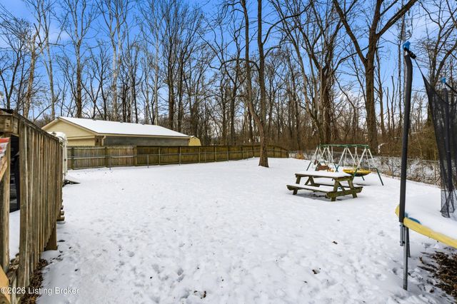 808 Tin Dor Way, Fairdale, KY 40118