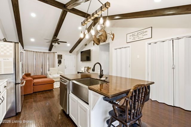 808 Tin Dor Way, Fairdale, KY 40118