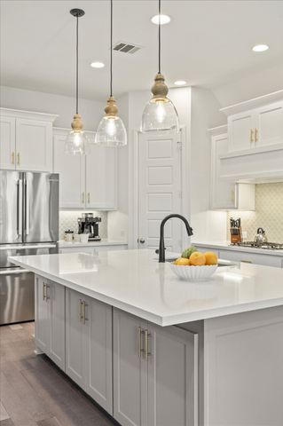 2422 Amesbury Drive, Midlothian, TX 76065