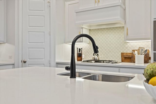 2422 Amesbury Drive, Midlothian, TX 76065