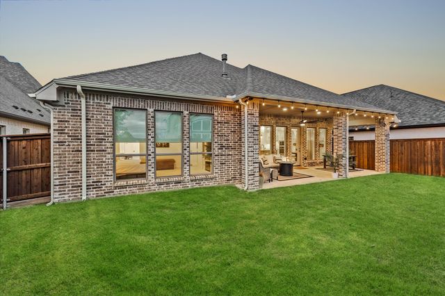 2422 Amesbury Drive, Midlothian, TX 76065