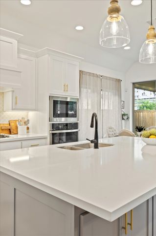 2422 Amesbury Drive, Midlothian, TX 76065