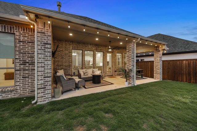 2422 Amesbury Drive, Midlothian, TX 76065