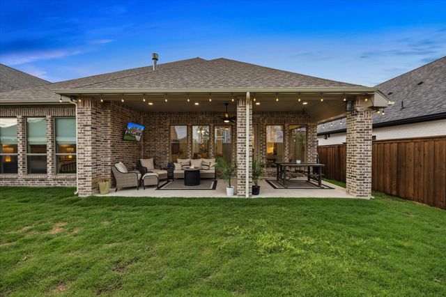 2422 Amesbury Drive, Midlothian, TX 76065