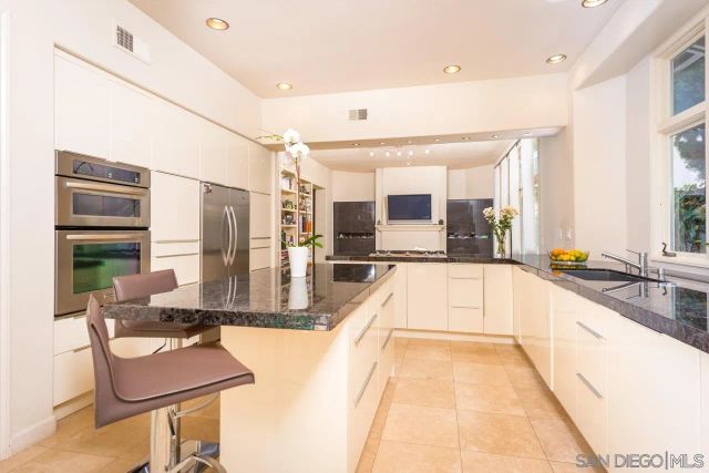 9768 Claiborne Square, La Jolla, CA 92037