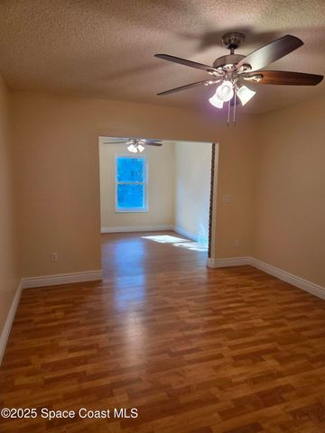 2437 Oakcrest Lane, West Melbourne, FL 32904