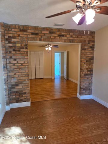 2437 Oakcrest Lane, West Melbourne, FL 32904