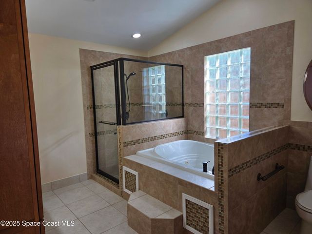 2437 Oakcrest Lane, West Melbourne, FL 32904