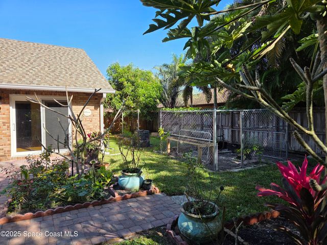 2437 Oakcrest Lane, West Melbourne, FL 32904