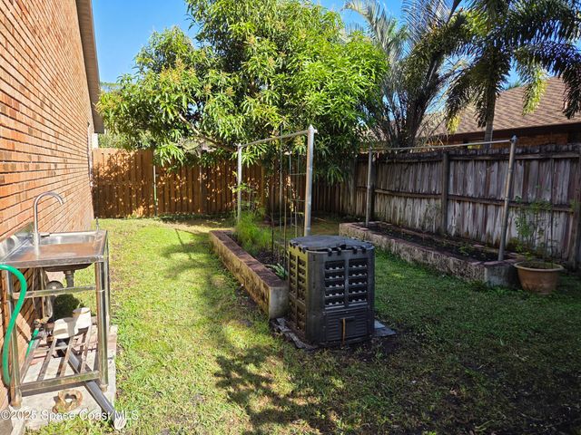 2437 Oakcrest Lane, West Melbourne, FL 32904