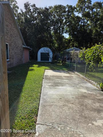 2437 Oakcrest Lane, West Melbourne, FL 32904