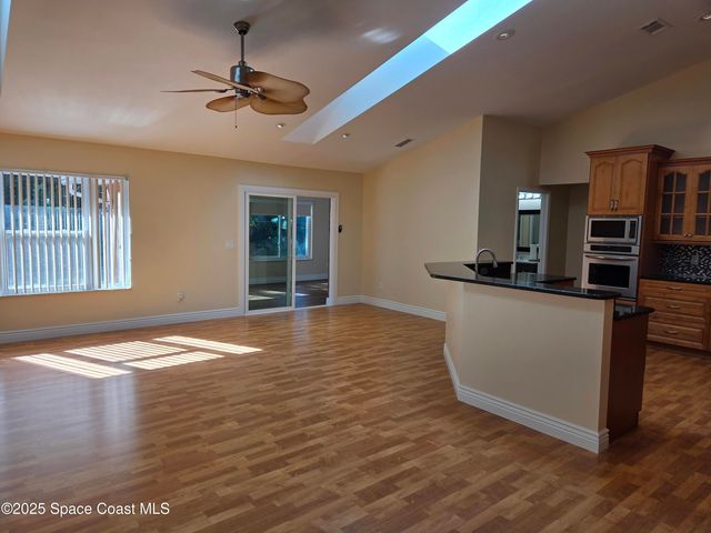 2437 Oakcrest Lane, West Melbourne, FL 32904