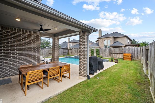 3427 Willow Crescent Court, Fulshear, TX 77441