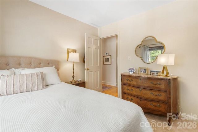 6 Willow Tree Run, Asheville, NC 28803
