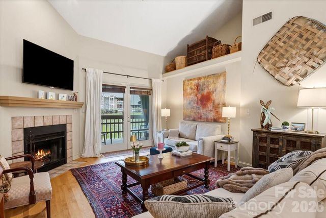 6 Willow Tree Run, Asheville, NC 28803