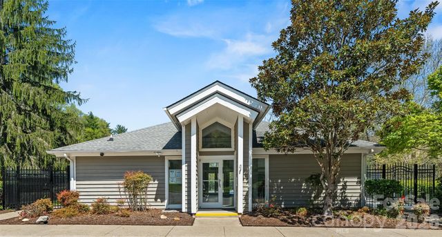 6 Willow Tree Run, Asheville, NC 28803