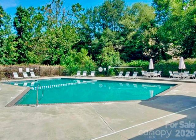 6 Willow Tree Run, Asheville, NC 28803