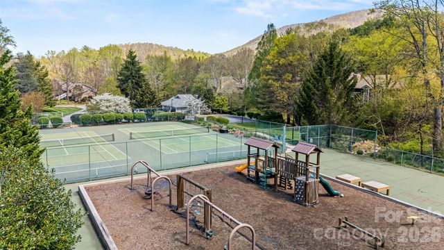 6 Willow Tree Run, Asheville, NC 28803