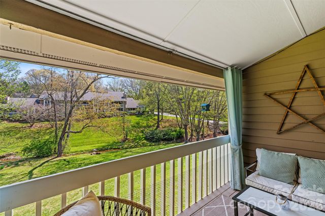 6 Willow Tree Run, Asheville, NC 28803