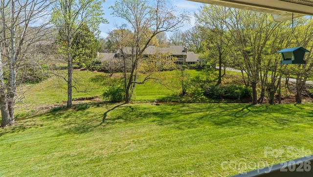 6 Willow Tree Run, Asheville, NC 28803