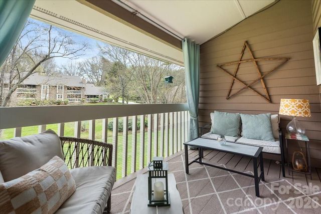 6 Willow Tree Run, Asheville, NC 28803