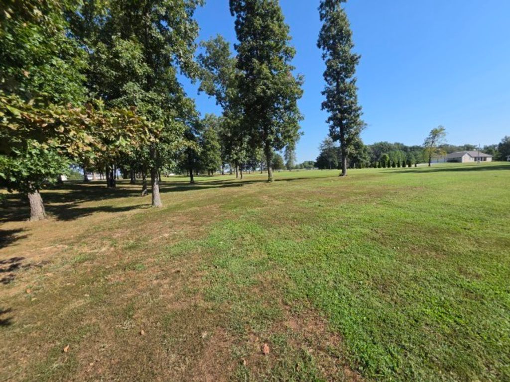 Image 20 of property listing at 000 E Redwood Road, Mt Vernon, IL 62864