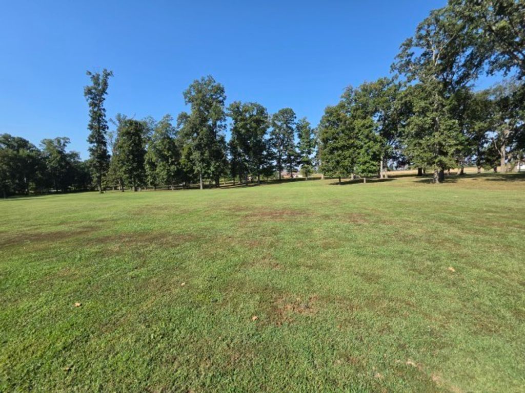 Image 10 of property listing at 000 E Redwood Road, Mt Vernon, IL 62864
