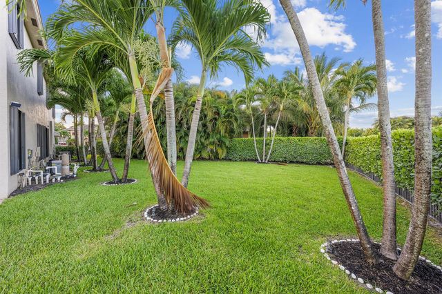 10504 Vignon Court, Wellington, FL 33449