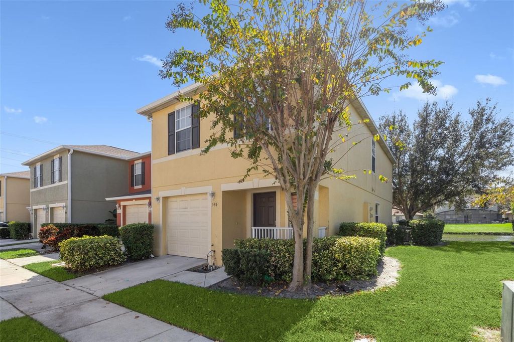Image 1 of property listing at 596 CRESTING OAK CIRCLE 25, Orlando, FL 32824