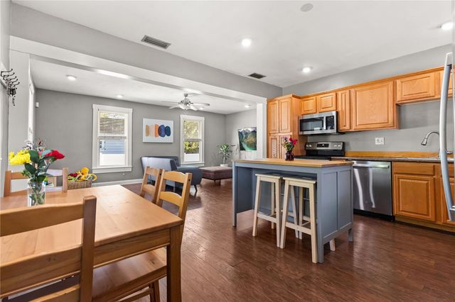 406 W ALVA STREET, Tampa, FL 33603