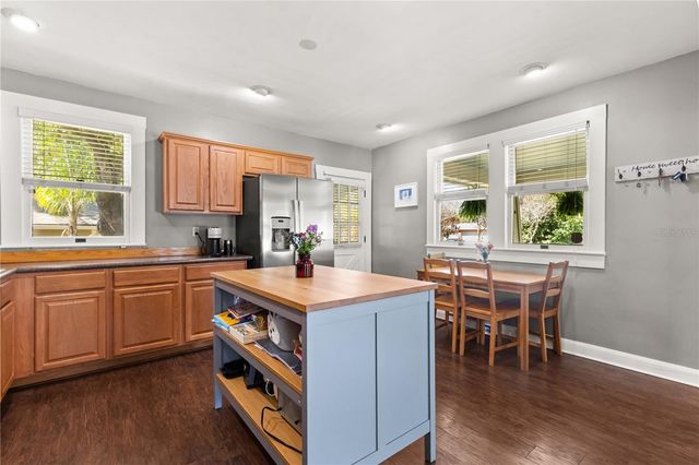 406 W ALVA STREET, Tampa, FL 33603