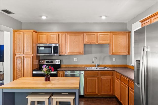 406 W ALVA STREET, Tampa, FL 33603