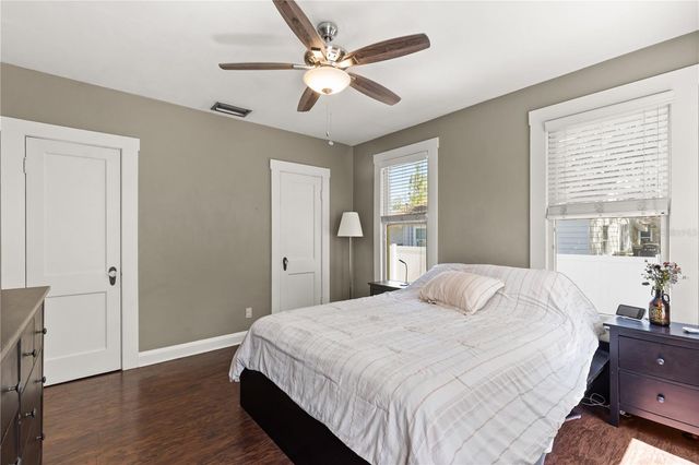 406 W ALVA STREET, Tampa, FL 33603