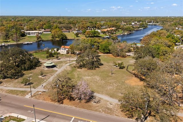 406 W ALVA STREET, Tampa, FL 33603