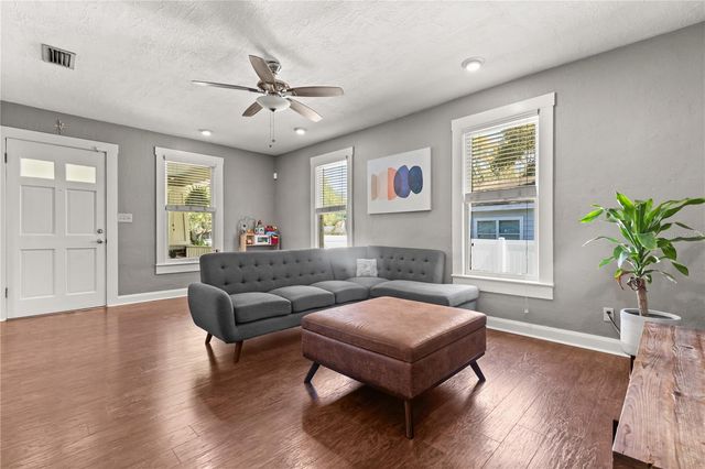 406 W ALVA STREET, Tampa, FL 33603