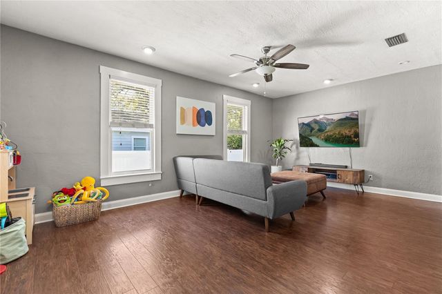 406 W ALVA STREET, Tampa, FL 33603