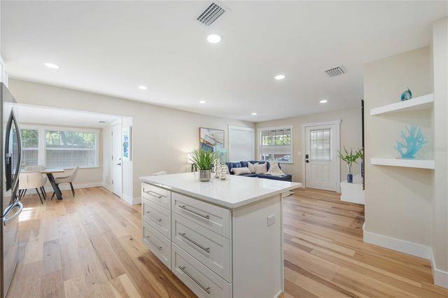 2205 FLOYD STREET, Sarasota, FL 34239